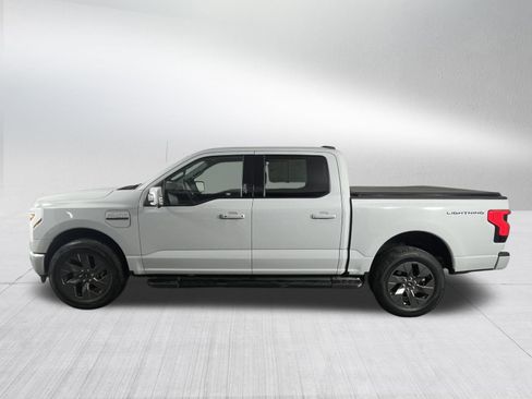 Used 2023 Ford F150 Lightning Lariat image 4