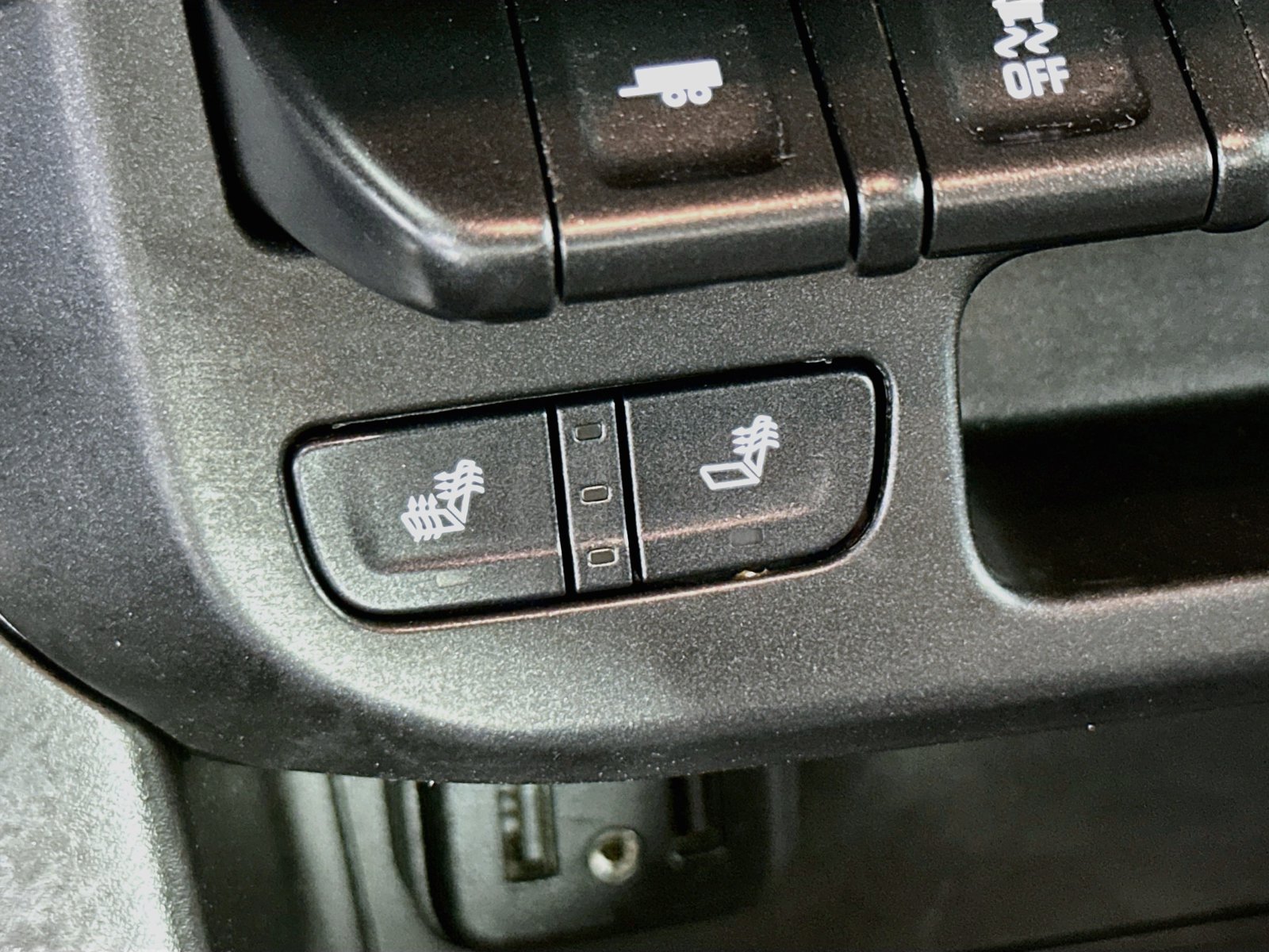Used 2022 Chevrolet Colorado Z71 AWD/4WD image 21