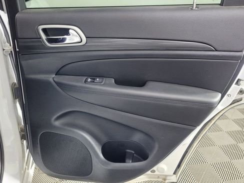 Used 2022 Jeep Grand Cherokee Laredo X image 36