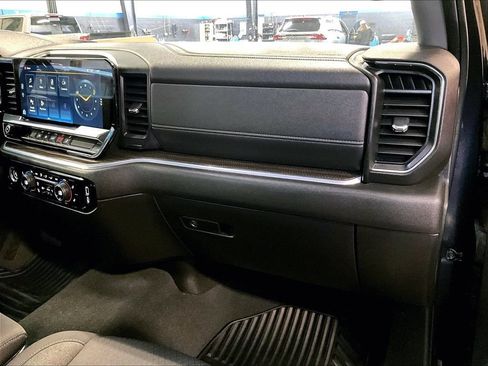 Used 2022 Chevrolet Silverado 1500 LT AWD/4WD image 13