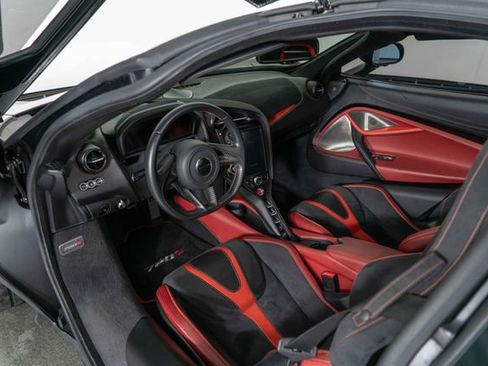Used 2018 McLaren 720S Performance image 19