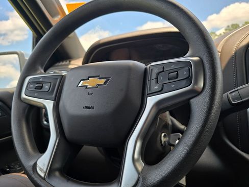 Used 2020 Chevrolet Silverado 1500 LT RWD image 17