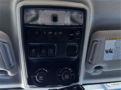 Used 2019 Toyota 4Runner TRD Off-Road Premium AWD/4WD image 27