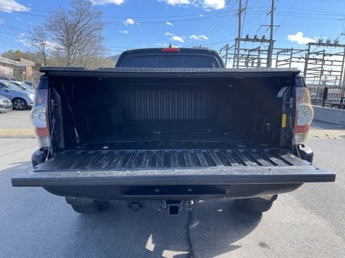 Used 2014 Toyota Tacoma 4x4 Double Cab w/ TRD Sport Package image 13