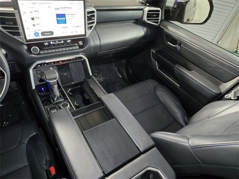 Used 2025 Toyota Sequoia Platinum image 18