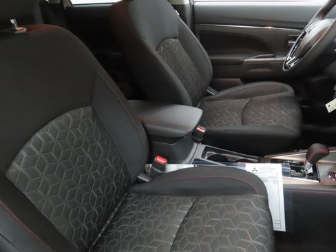 New 2026 Mitsubishi Outlander Sport LE AWD/4WD image 25