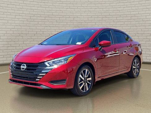 Used 2025 Nissan Versa SV w/ Trunk Package FWD image 1