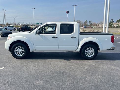 Used 2019 Nissan Frontier SV image 6