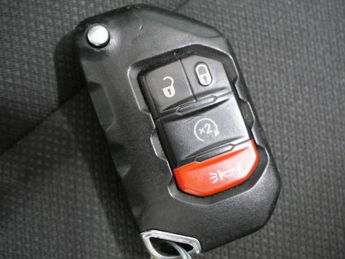 Used 2022 Jeep Wrangler Unlimited Sport AWD/4WD image 25