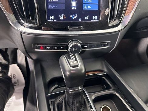 Used 2021 Volvo S60 T5 Momentum w/ Climate Package image 28