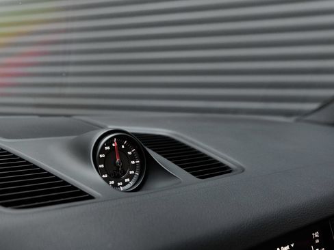 Certified 2023 Porsche Cayenne Coupe AWD/4WD image 19