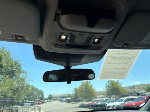 Used 2023 Ford Explorer XLT RWD image 29