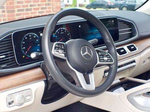 Used 2022 Mercedes-Benz GLS 450 4MATIC image 20