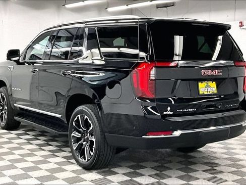 Used 2025 GMC Yukon Elevation w/ Elevation Premium Package AWD/4WD image 2