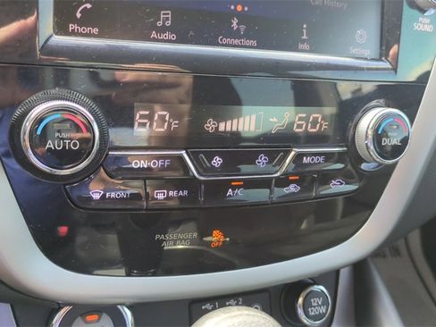 Used 2019 Nissan Murano S image 17