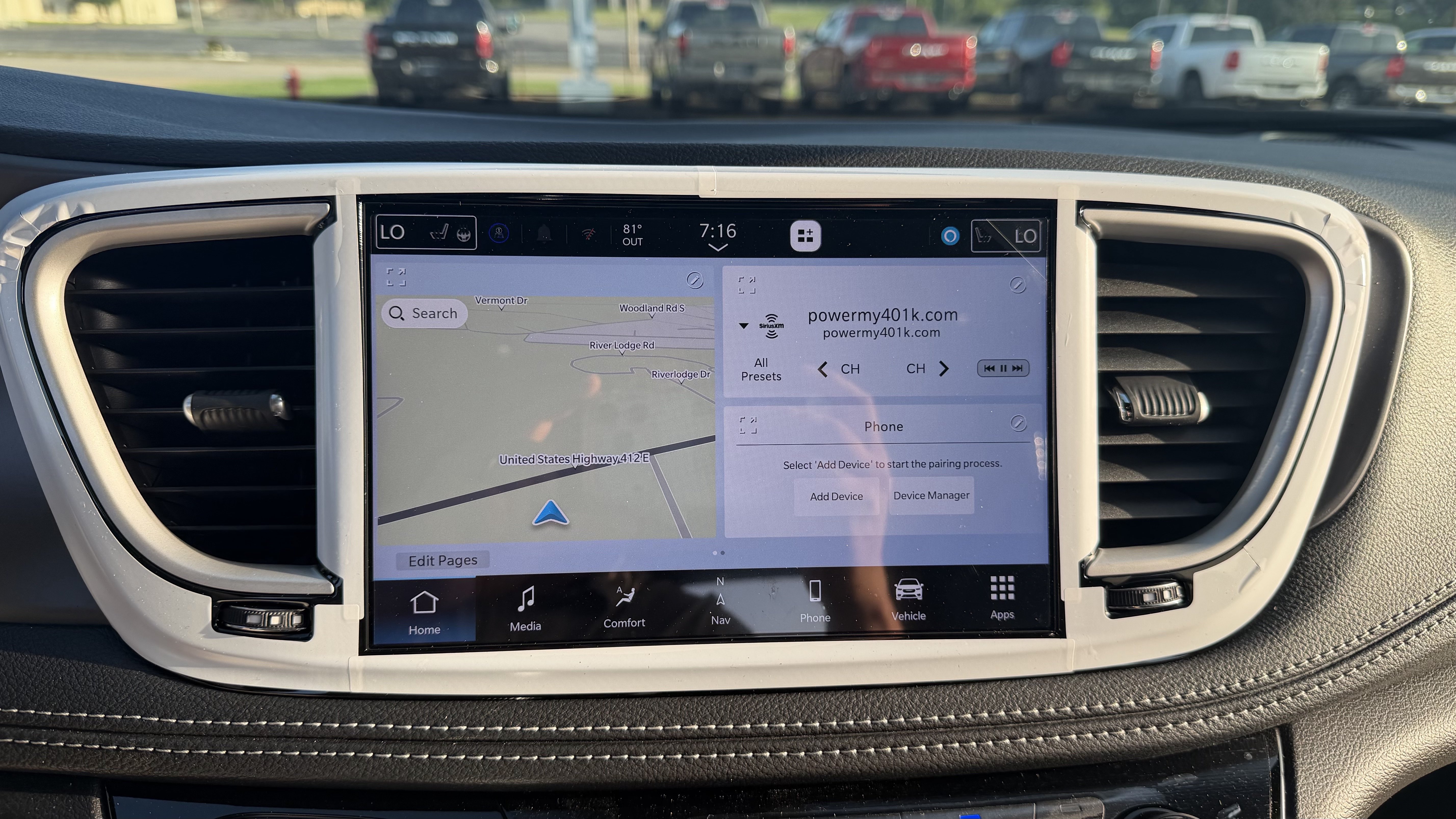 New 2027 Chrysler Pacifica Select w/ Family Tech Group FWD image 22