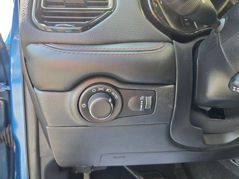 Used 2025 Dodge Durango GT AWD/4WD image 16