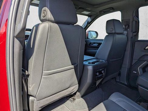 Used 2025 Chevrolet Tahoe Z71 w/ Comfort Package image 22