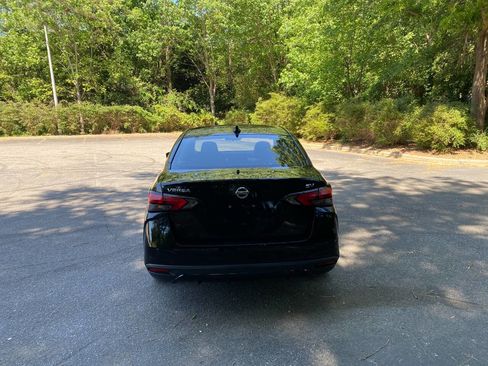 Used 2020 Nissan Versa SV FWD image 4