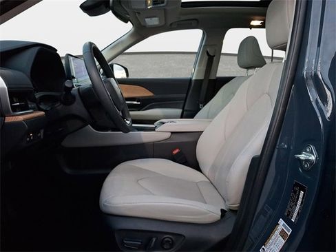 Certified 2024 Toyota Grand Highlander Limited image 19