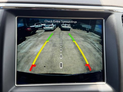 Used 2018 Jeep Grand Cherokee Overland RWD image 26
