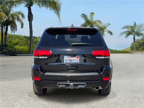 Certified 2021 Jeep Grand Cherokee Laredo X image 5