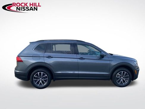 Used 2019 Volkswagen Tiguan SE w/ Panoramic Sunroof Package image 8