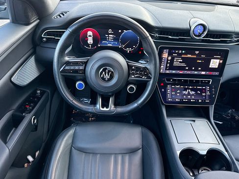 Certified 2024 Maserati Grecale GT image 17