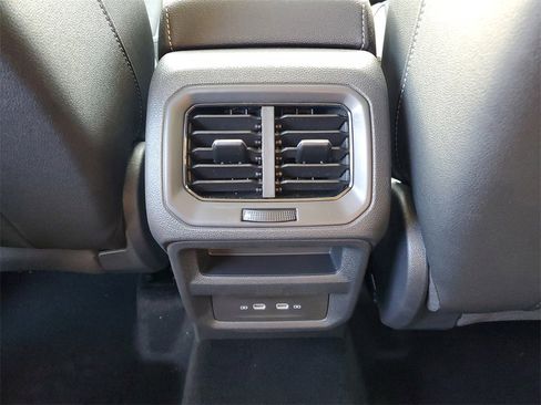 New 2026 Volkswagen Taos SE image 12