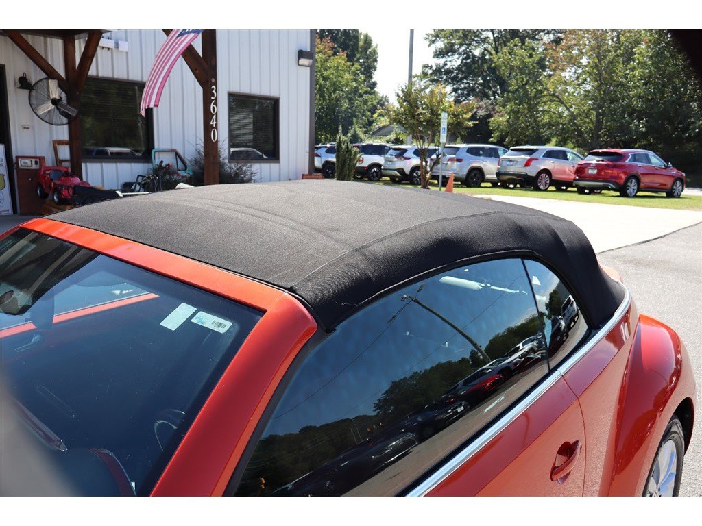 Used 2019 Volkswagen Beetle 2.0T FWD image 12