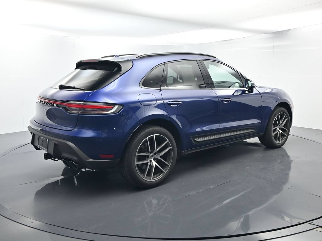 Certified 2025 Porsche Macan AWD/4WD image 15
