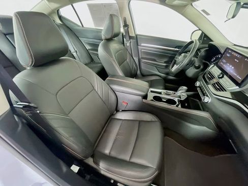 Used 2024 Nissan Altima 2.5 SR w/ SR Premium Package FWD image 28