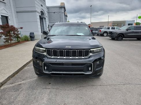 Used 2023 Jeep Grand Cherokee L Overland w/ Luxury Tech Group IV AWD/4WD image 8