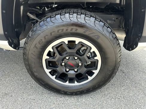 Certified 2025 Toyota Tacoma TRD Off-Road AWD/4WD image 15