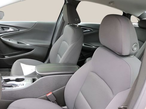 Used 2025 Chevrolet Malibu LT FWD image 11