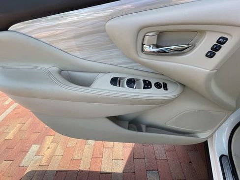 Used 2018 Nissan Murano Platinum w/ Cargo Package FWD image 10