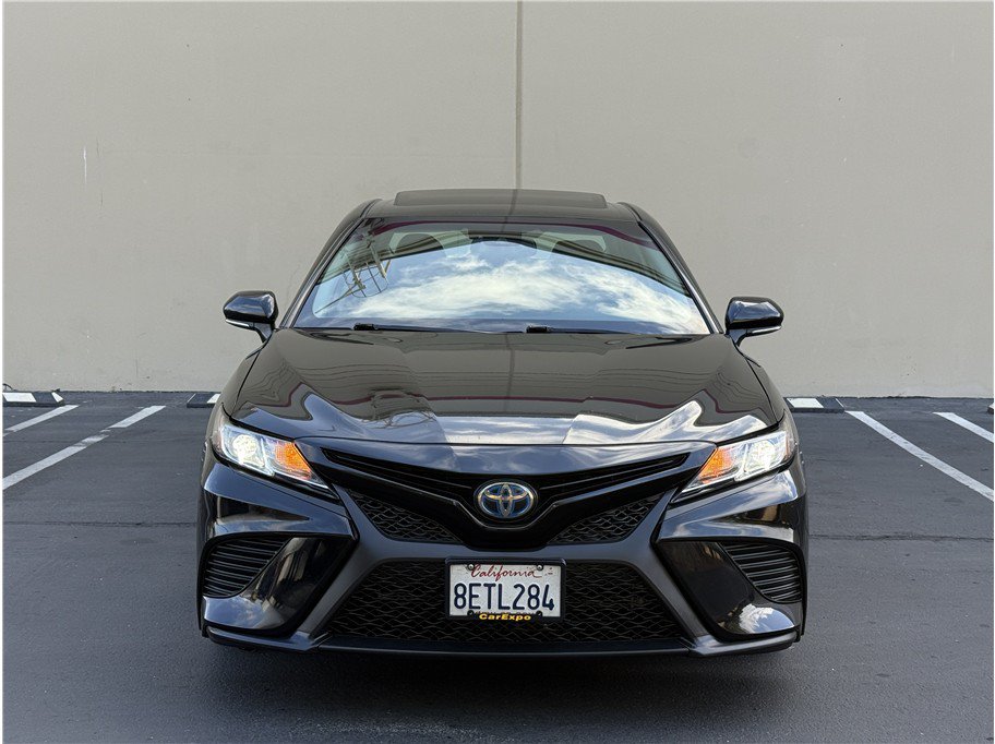 Used 2018 Toyota Camry SE w/ Audio Package FWD image 2