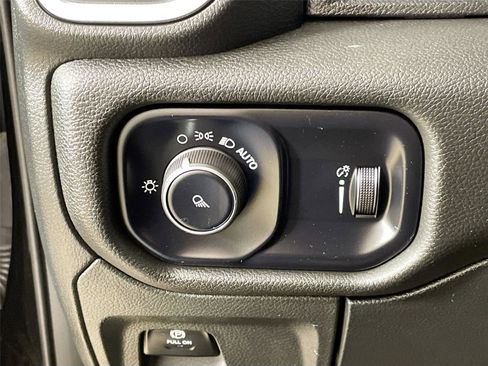 Used 2024 RAM 1500 Laramie image 10
