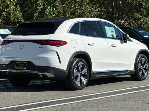 New 2026 Mercedes-Benz EQE 320 4MATIC SUV image 9
