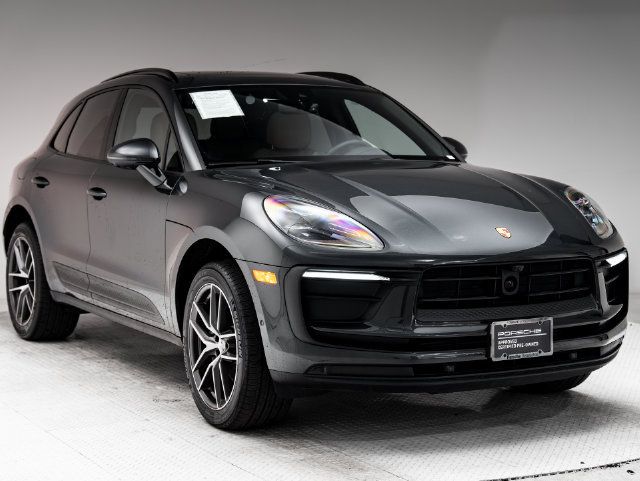 Certified 2026 Porsche Macan AWD/4WD image 29