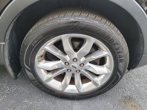 Used 2013 Ford Explorer XLT image 38