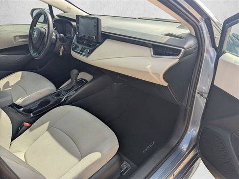 Used 2022 Toyota Corolla LE FWD image 15