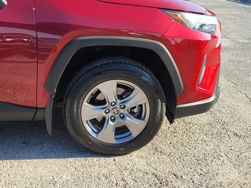 Used 2023 Toyota RAV4 XLE w/ Convenience Package FWD image 7