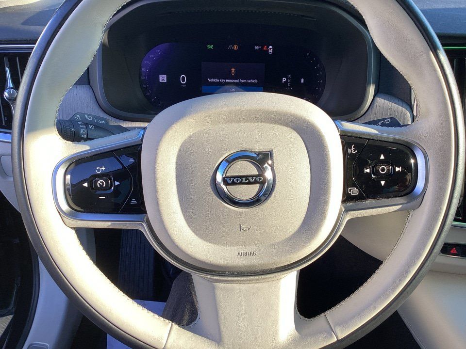Certified 2023 Volvo V90 B6 Cross Country Plus AWD/4WD image 13