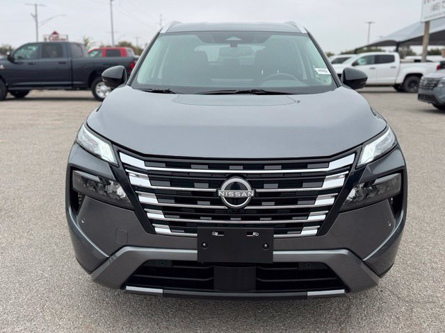 Used 2026 Nissan Rogue SL FWD image 2