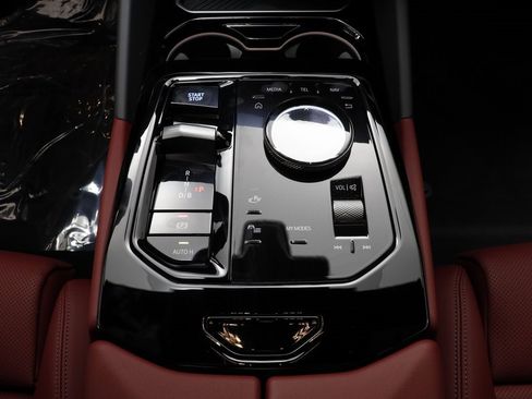 New 2025 BMW i5 xDrive40 w/ Premium Package image 13