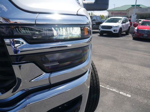 Used 2025 RAM 2500 Big Horn AWD/4WD image 22