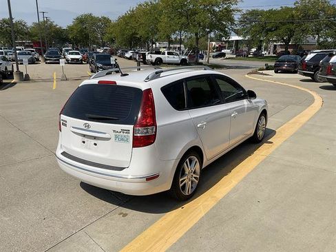 Used 2012 Hyundai Elantra FWD image 3