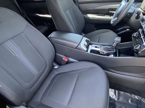 Used 2025 Hyundai Tucson SEL FWD image 16
