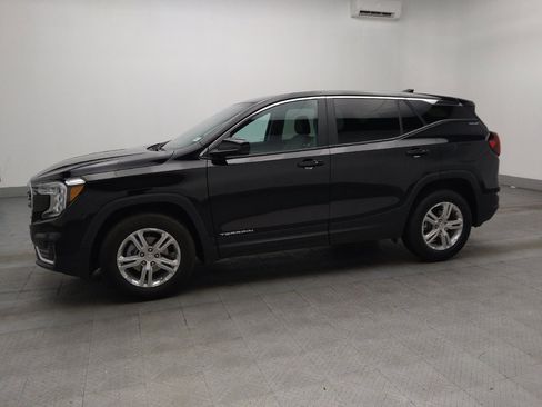 Used 2024 GMC Terrain SLE FWD image 2